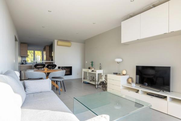 ***VISITE VIRTUELLE SUR DEMANDE…MARSEILLE 9EME...LA ROUVIERE...3 PIECES...TRAVERSANT...LUMINEUX...VUE MER, VILLE ET COLLINES EXCEPTIONNELLE...PROCHE COMMODITES***