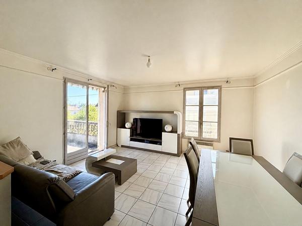 Spacieux 2 pièces avec grande terrasse - Emplacement privilégié à Ozoir - OZOIR LA FERRIERE
