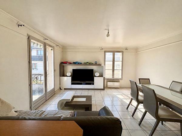 Spacieux 2 pièces avec grande terrasse - Emplacement privilégié à Ozoir - OZOIR LA FERRIERE
