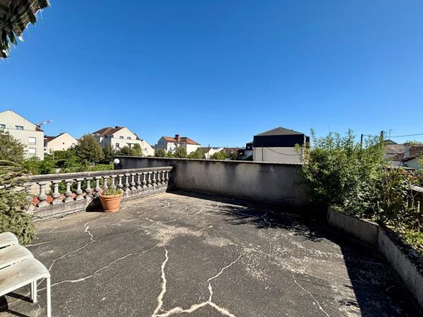Spacieux 2 pièces avec grande terrasse - Emplacement privilégié à Ozoir - OZOIR LA FERRIERE