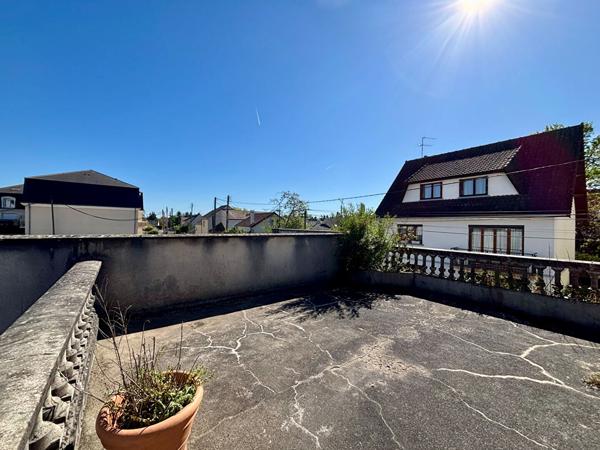 Spacieux 2 pièces avec grande terrasse - Emplacement privilégié à Ozoir - OZOIR LA FERRIERE