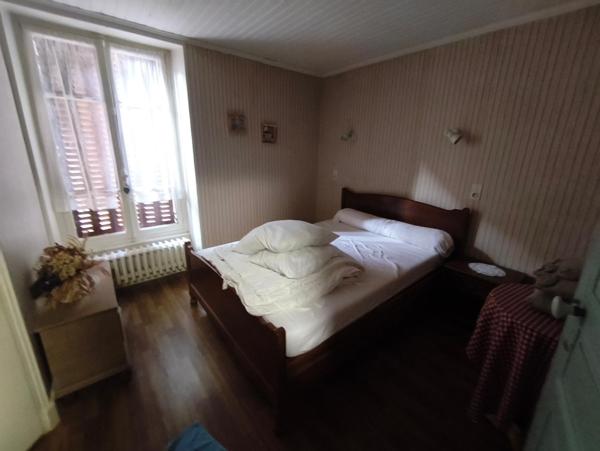 Gîte, restaurant et logement de fonction au cœur d’un village touristique