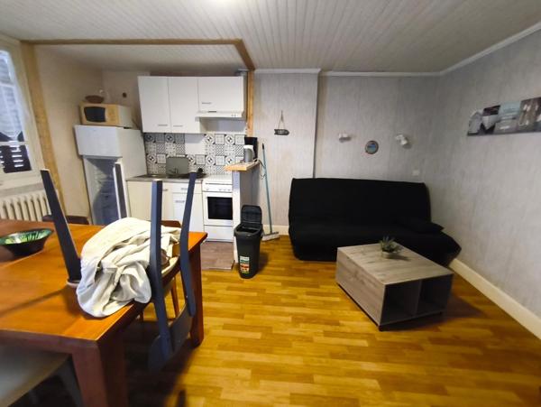 Gîte, restaurant et logement de fonction au cœur d’un village touristique