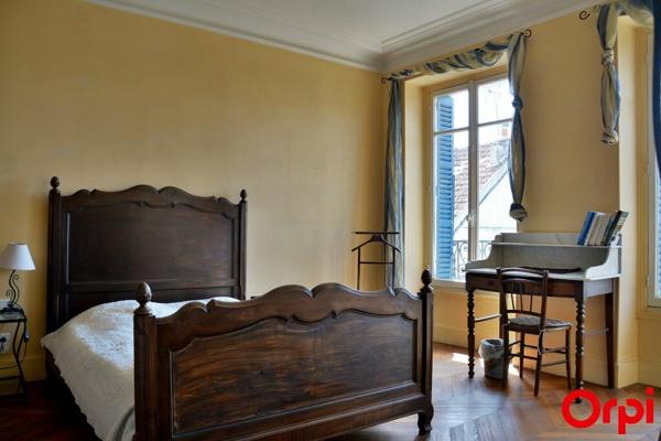 Maison à vendre  11 pièces •  Trilbardou