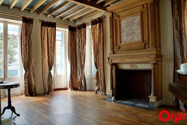 Maison à vendre  11 pièces •  Trilbardou