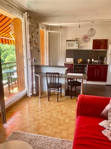 Appartement de Type F2 meublés avec balcon