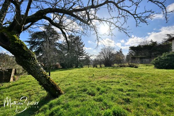 Maison individuelle à bâtir sur un terrain de 378 m² à POLLIONNAY (69)