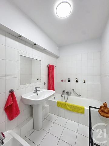 Appartement F2 à vendre  2 pièces - 68,54 m 2   CANNES  - 06