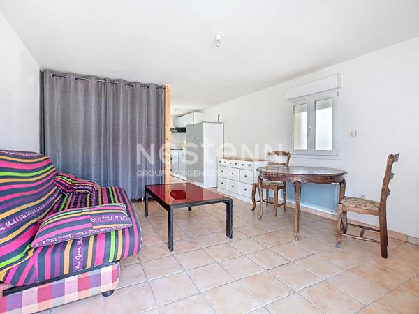 Ensemble immobilier à Larche composé de 3 maisons dont 2 divisés en appartement. Total de 5 lots en monopropriété