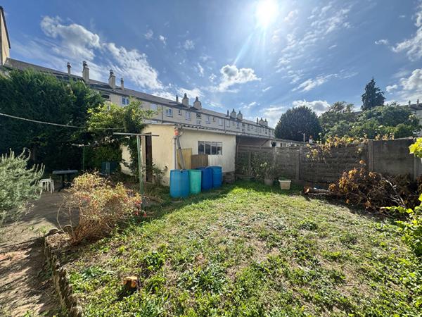 Maison - 6 pièces - 84 m²