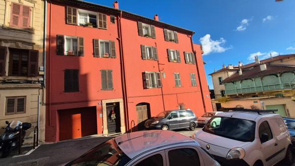 APPARTEMENT DE TYPE 2 PIECES. CANNET MAIRIE