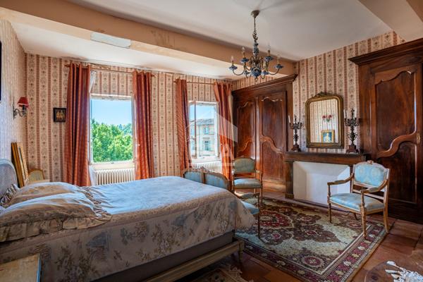 Maison Gaillac de 465 m² . (764 m² utiles)