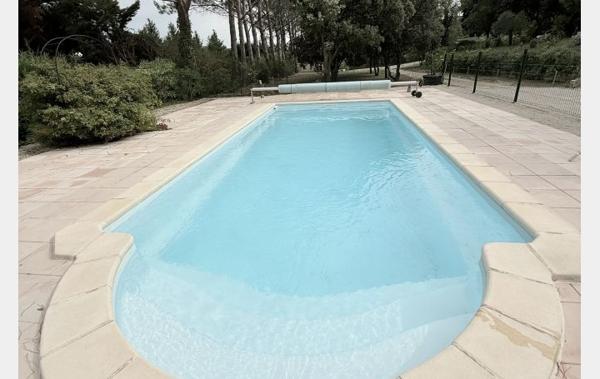 Vente Villa VILLA + UN GÎTE + 2 GRANDS GARAGES rénové(e) Vacqueyras   