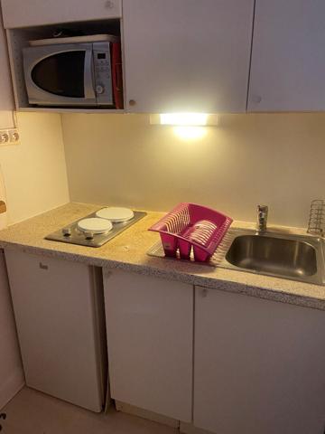 Appartement meublé 1 pièce à louer à l'année .