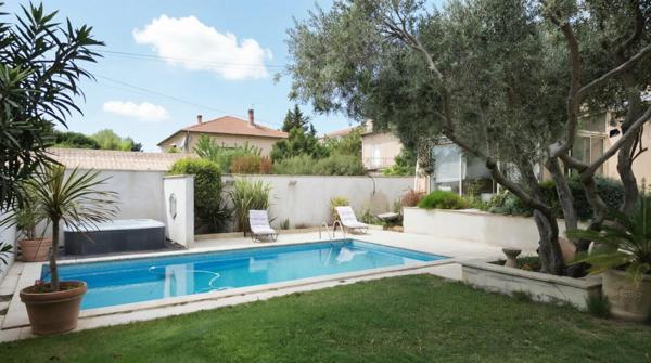 CARPENTRAS ROSERAIE: VILLA CONFORTABLE  PLEINE DE SOLEIL