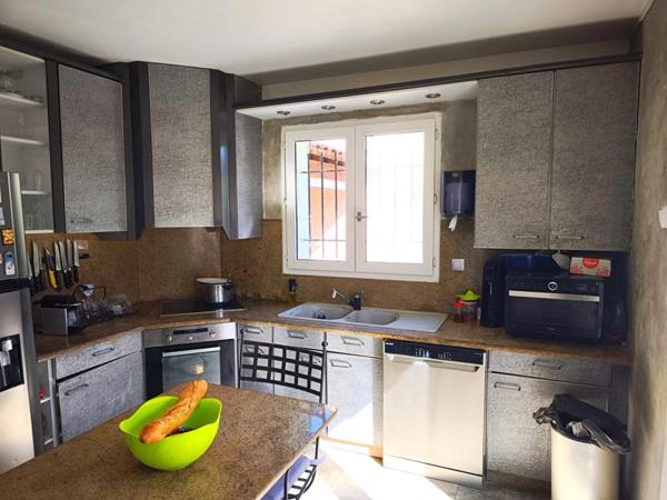 CARPENTRAS ROSERAIE: VILLA CONFORTABLE  PLEINE DE SOLEIL