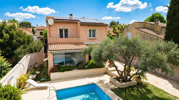 CARPENTRAS ROSERAIE: VILLA CONFORTABLE  PLEINE DE SOLEIL
