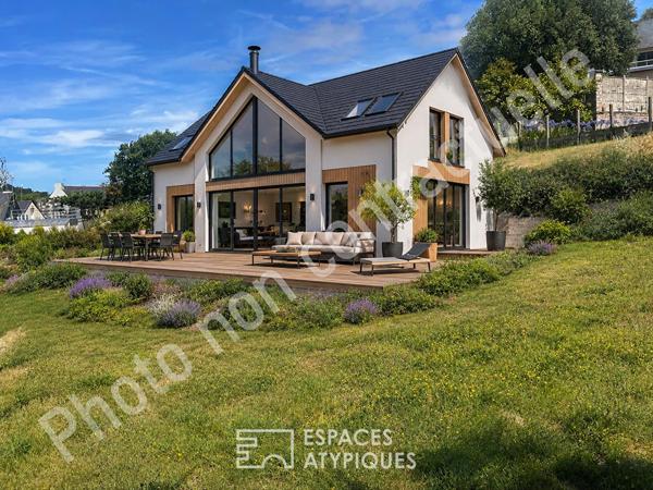 Terrain 715m² 300 m plage à pied vue mer