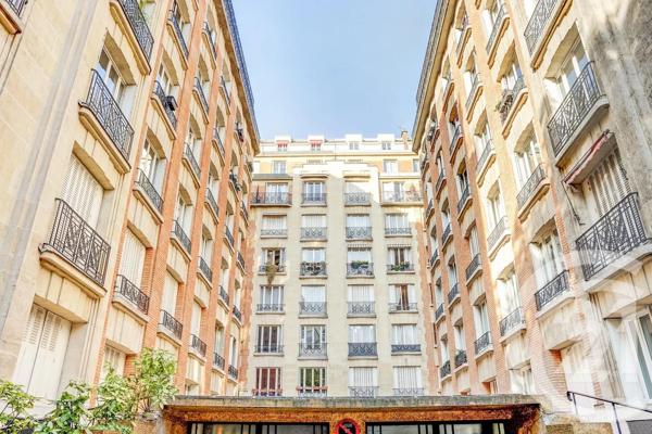 Appartement F4 à vendre  4 pièces - 90,07 m 2   PARIS  - 75016
