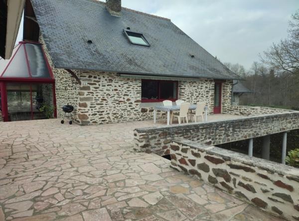 Très belle propriété de charme entièrement restaurée sans-vis-à-vis