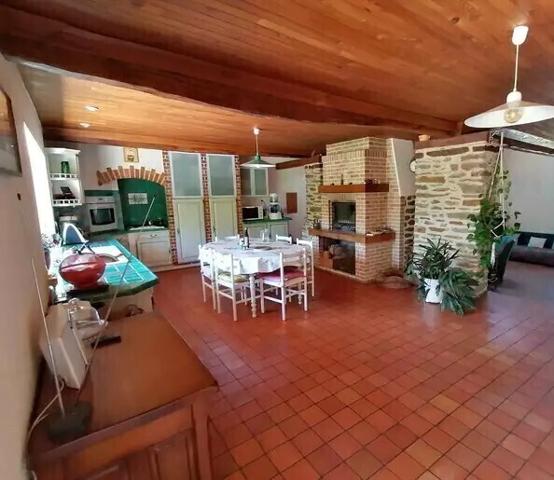 Très belle propriété de charme entièrement restaurée sans-vis-à-vis