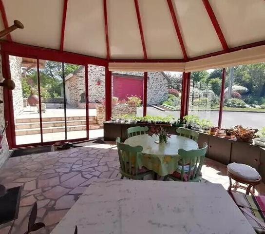 Très belle propriété de charme entièrement restaurée sans-vis-à-vis