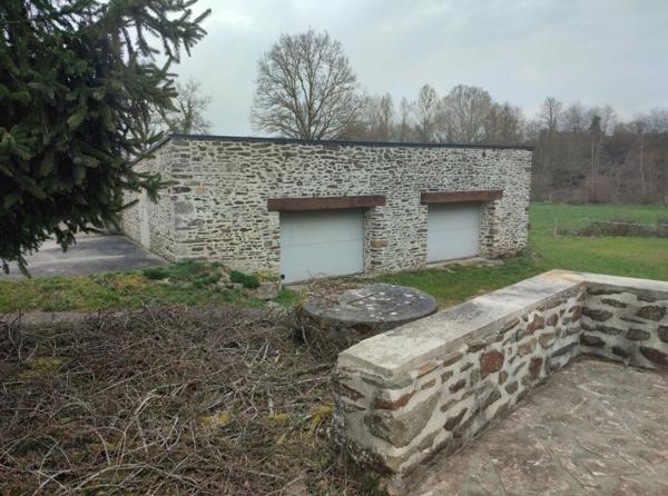 Très belle propriété de charme entièrement restaurée sans-vis-à-vis