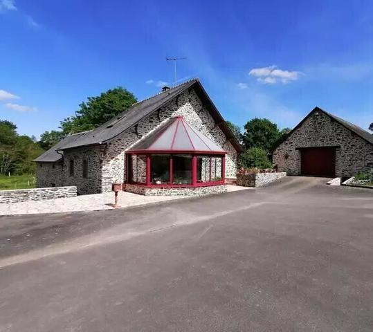 Très belle propriété de charme entièrement restaurée sans-vis-à-vis