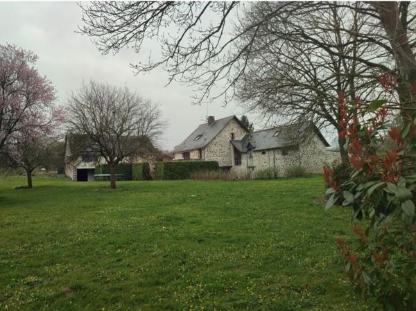 Très belle propriété de charme entièrement restaurée sans-vis-à-vis