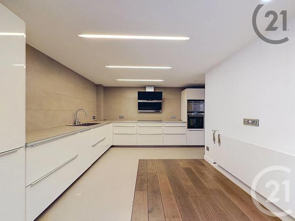 Maison à vendre  5 pièces - 178 m 2   COURBEVOIE  - 92