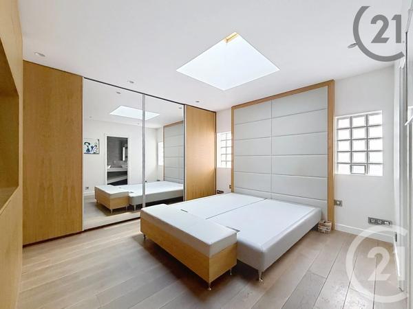 Maison à vendre  5 pièces - 178 m 2   COURBEVOIE  - 92