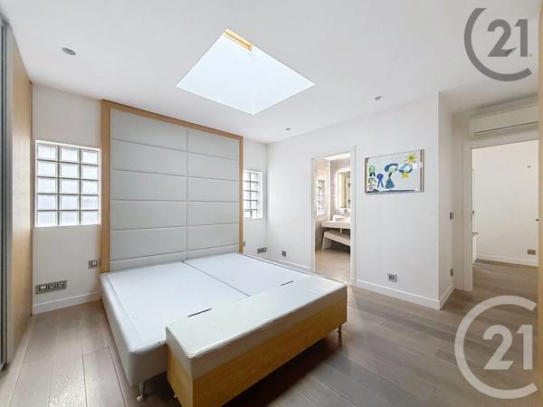 Maison à vendre  5 pièces - 178 m 2   COURBEVOIE  - 92