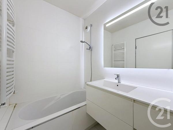 Maison à vendre  5 pièces - 178 m 2   COURBEVOIE  - 92
