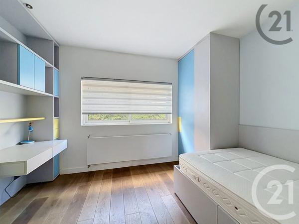 Maison à vendre  5 pièces - 178 m 2   COURBEVOIE  - 92