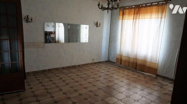 Entre Forêt et Brelandière, MAISON ANCIENNE A RENOVER, +100m2 hab., comprenant :
. en RC surél...