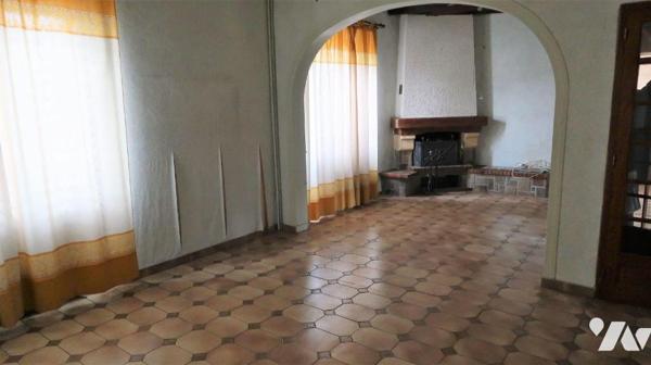 Entre Forêt et Brelandière, MAISON ANCIENNE A RENOVER, +100m2 hab., comprenant :
. en RC surél...