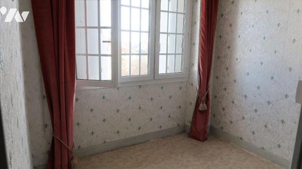 Entre Forêt et Brelandière, MAISON ANCIENNE A RENOVER, +100m2 hab., comprenant :
. en RC surél...