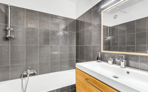 Appartement à vendre    3 pièces • 61 m2 Saint-Laurent-du-Var