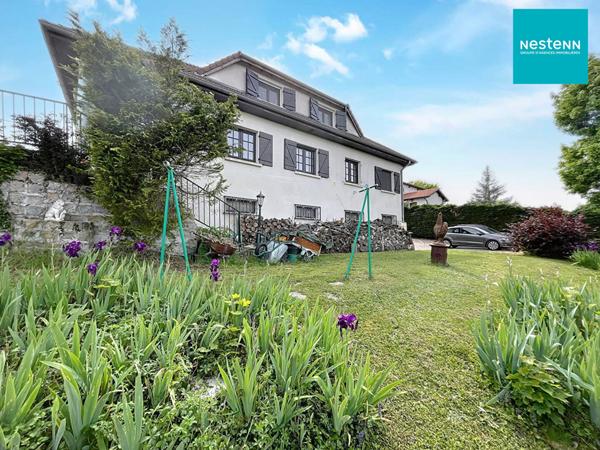 Maison familiale vue panoramique Saint-Genest-Lerpt 6 pieces 180 m2