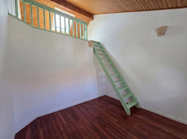 Maison mitoyenne au calme