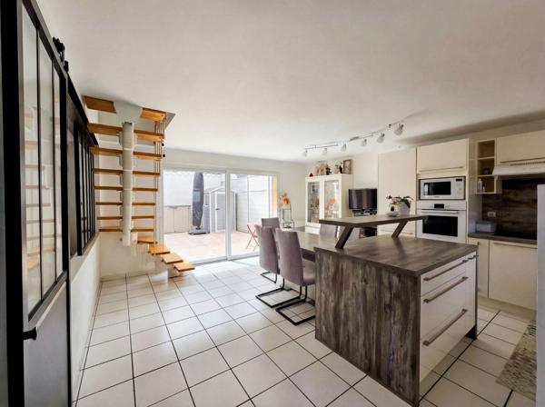 Maison mitoyenne au calme