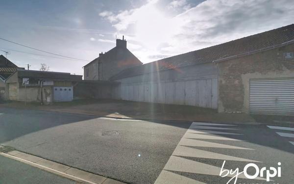 Maison à vendre    5 pièces • 234 m2 Commentry