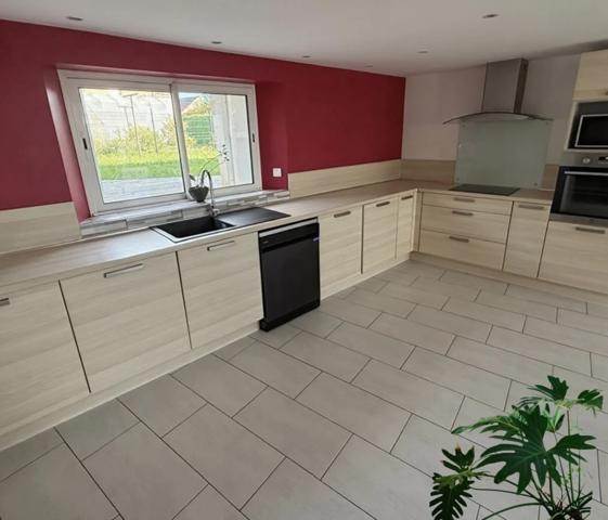 proche CONTREXÉVILLE (88) Maison de 180 m² avec dépendances / terrain de 810 m2