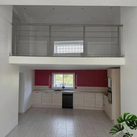 proche CONTREXÉVILLE (88) Maison de 180 m² avec dépendances / terrain de 810 m2