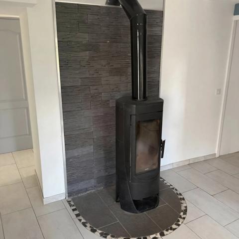 proche CONTREXÉVILLE (88) Maison de 180 m² avec dépendances / terrain de 810 m2