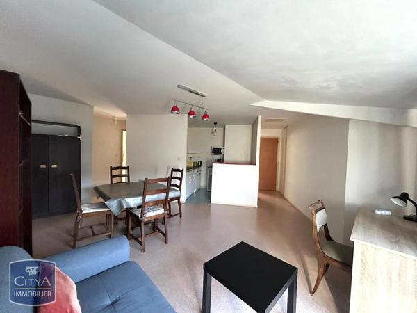 Appartement à louer 2 pièces 49.18m² Saint-Brieuc (22000)