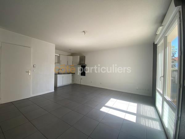 Vente
                Appartement45 m² - 2 Pièces -
                    CEBAZAT (63118)