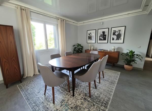 Belles prestations : Maison 5 chambres, garage, piscine, jardin paysagé