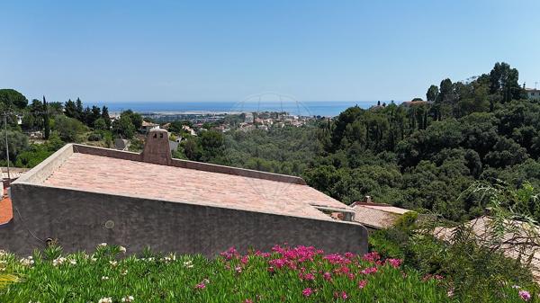 Maison 3 chambre(s) à vendre - Saint-Laurent-du-Var, Alpes-Maritimes - 06