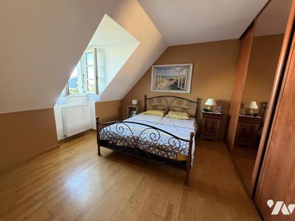 NOTRE-DAME-D’OÉ – MAISON FAMILIALE DE 148 M² AVEC 5 CHAMBRES ET BUREAU